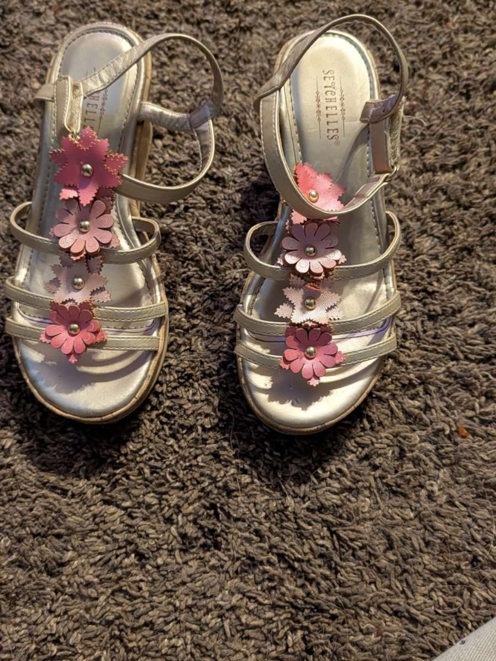 Seychelles Girls Metallic Gold Sandals with Pink Flower Accents